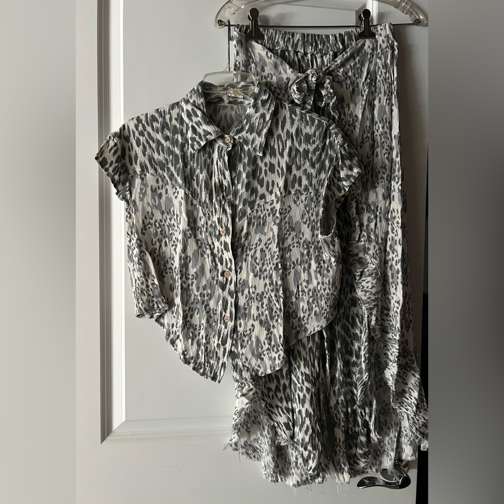 Surf Gypsy Gray and White Patterned  2 Piece Set Can Be Worn Over Swimsuit